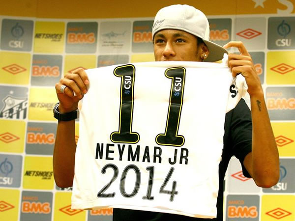 Neymar fica no Santos até a Copa de 2014