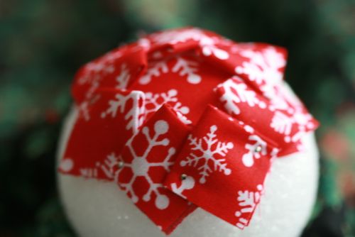 Pinhas de Natal feitas com retalhos de tecido 10