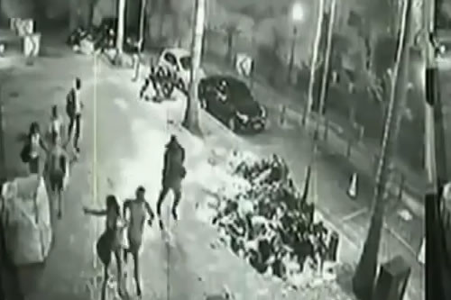 Vídeo: Câmera de segurança flagra momento de desabamento no Rio