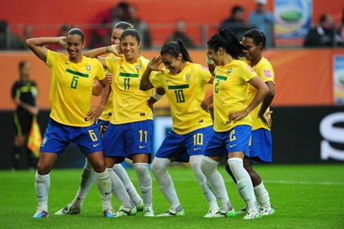 Seleção feminina de futebol se prepara para Londres